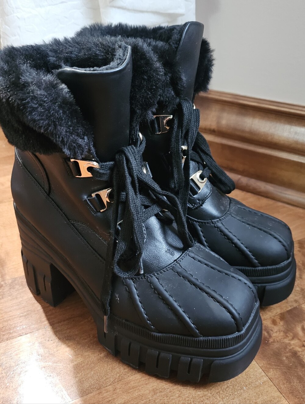 Call It Spring APRESSKI Black Faux-Fur Winter Boots